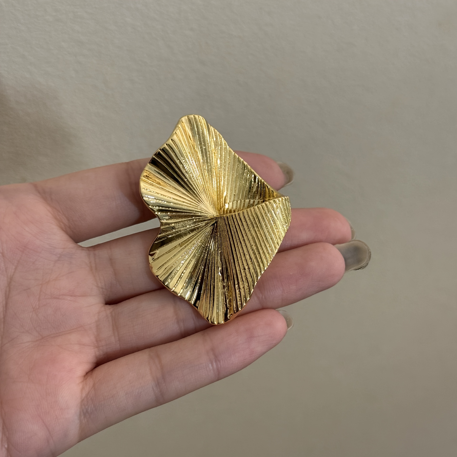 Vintage Exaggerated Metal Irregular Wide Petal-Shaped Ring